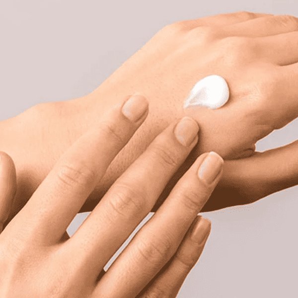 Sensazione di Prurito alle Braccia: Cause e Cosa Fare | La Roche Posay